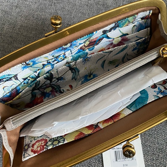 HOBO - “Cora” Taupe Leather Wallet/Wristlet - Picture 3 of 3